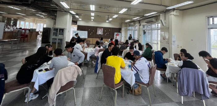 114/12/10 《日久生情》午餐餐會，校內實習 學生創意 × 專業實力全面綻放。圖片