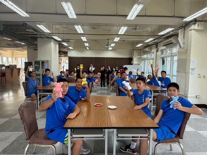 115/04/23 打造國中生的餐旅職涯探索場域~新生國中參訪圖片