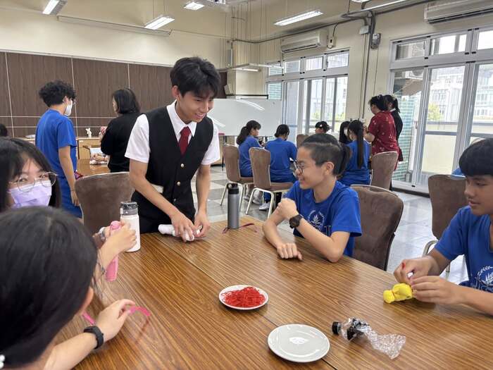 115/04/23 打造國中生的餐旅職涯探索場域~新生國中參訪圖片