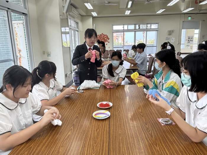 115/04/23 打造國中生的餐旅職涯探索場域~新生國中參訪圖片