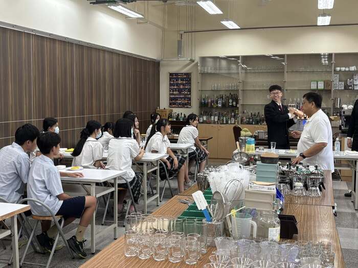 115/04/23 打造國中生的餐旅職涯探索場域~新生國中參訪圖片