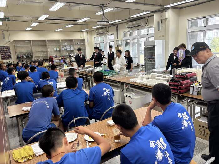 115/04/23 打造國中生的餐旅職涯探索場域~新生國中參訪圖片