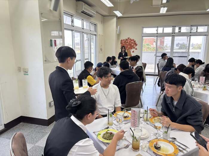 114/12/17 《義饗天開》午餐餐會，五專四第二組帶你走進小小義大利！圖片